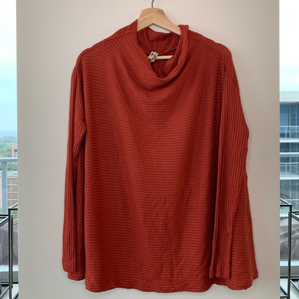 Free People Lover Split Back Top; Medium